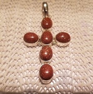 ADORABLE CROSS PENDANT NWOT